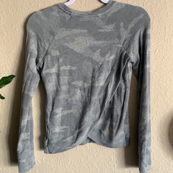 Athleta girl camo pullover sweatshirt - Picture 5 of 5